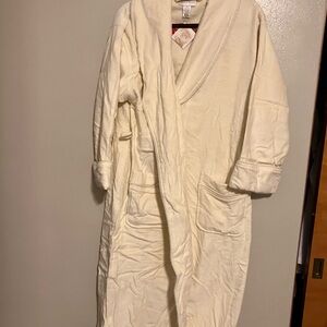Cream Women's Robe size Medium